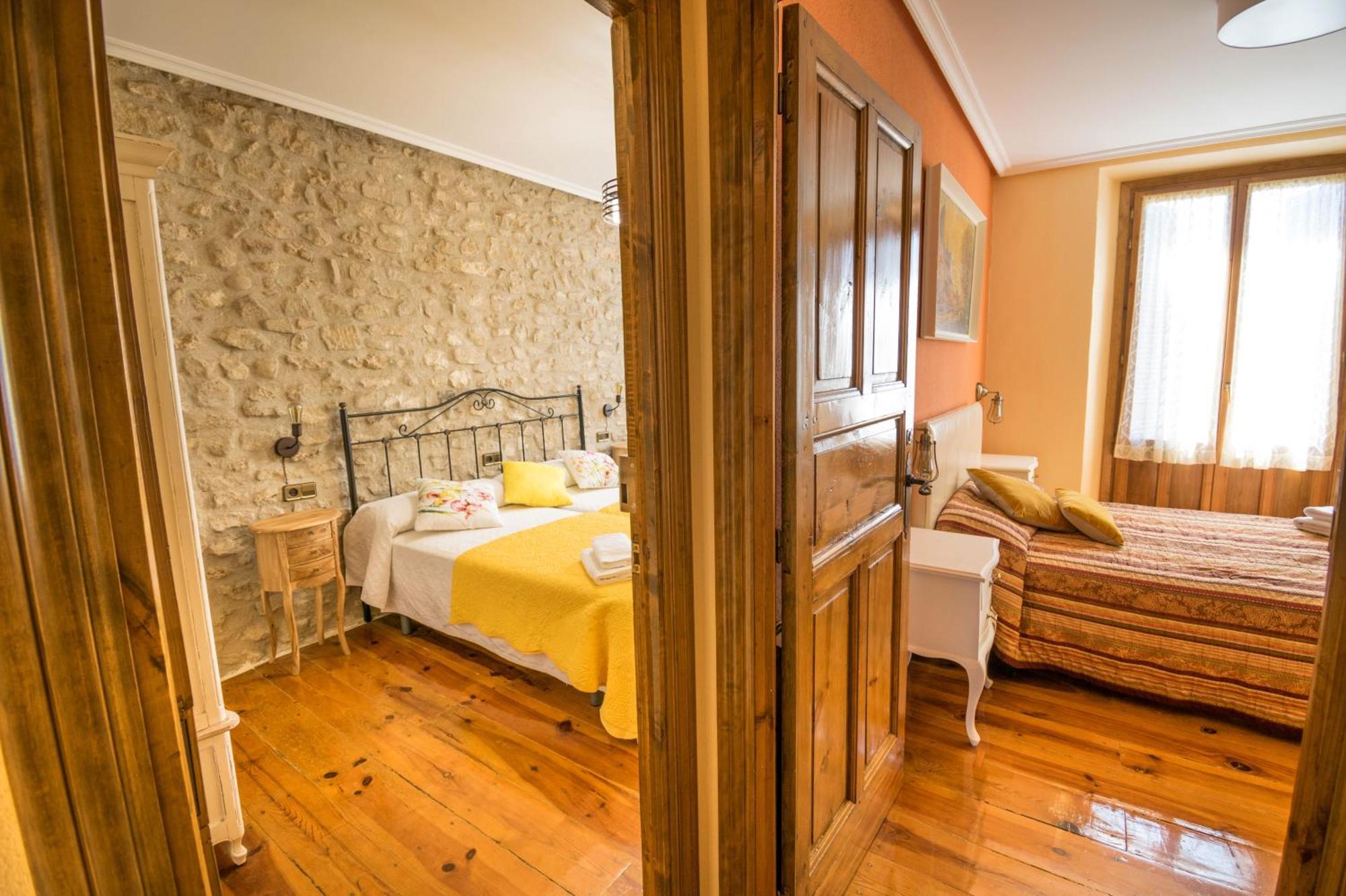 Casa rural Ronda del Castillo con vistas al castillo de Olite Habitación foto